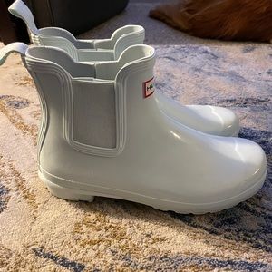 EUC Womens size 11 Hunter short boots. Light mint green, worn once outside.